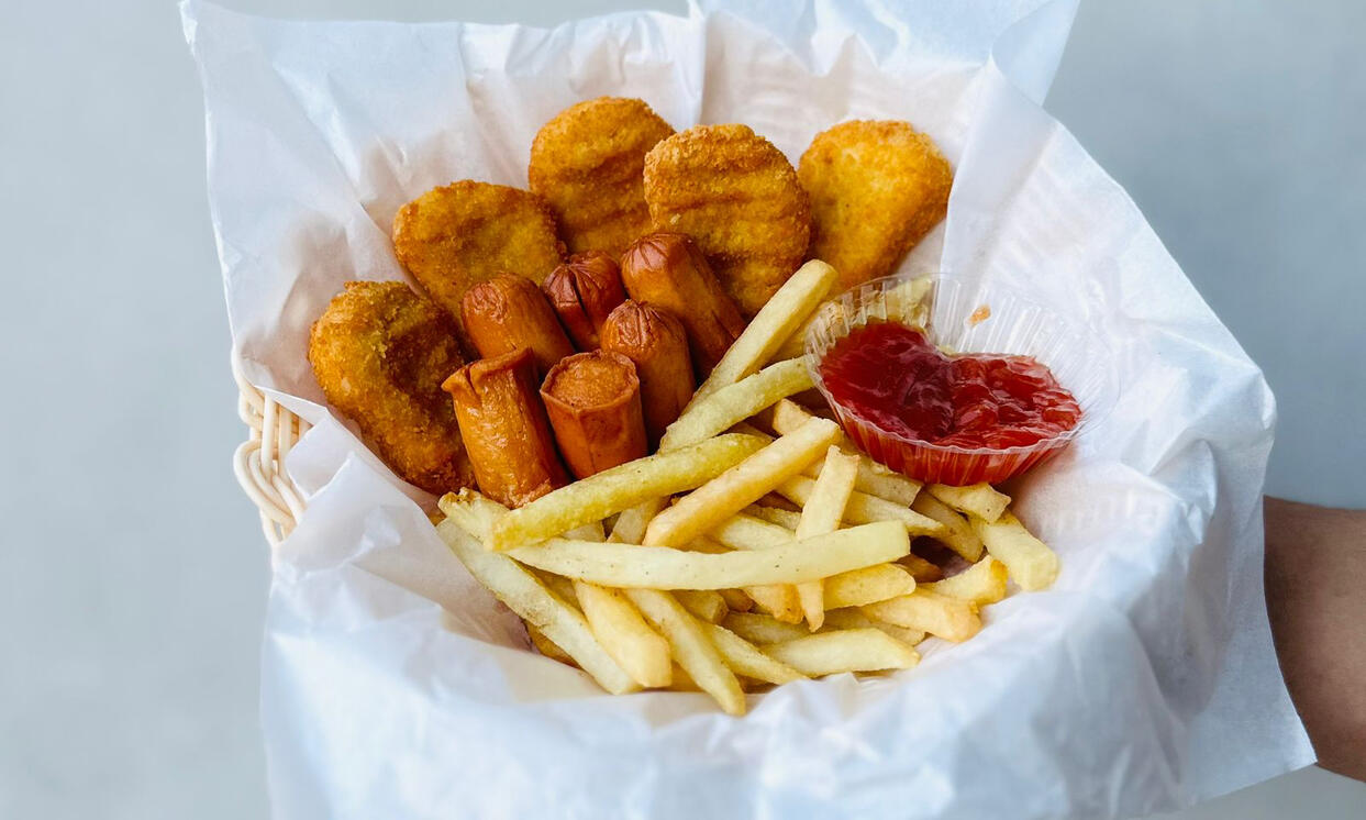 Mixed Platter (Sis-ta-get) (59K)